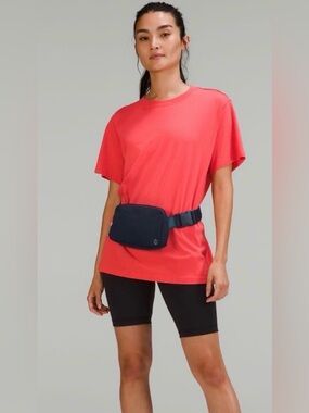 Lululemon Everywhere Belt Bag in True Navy Blue